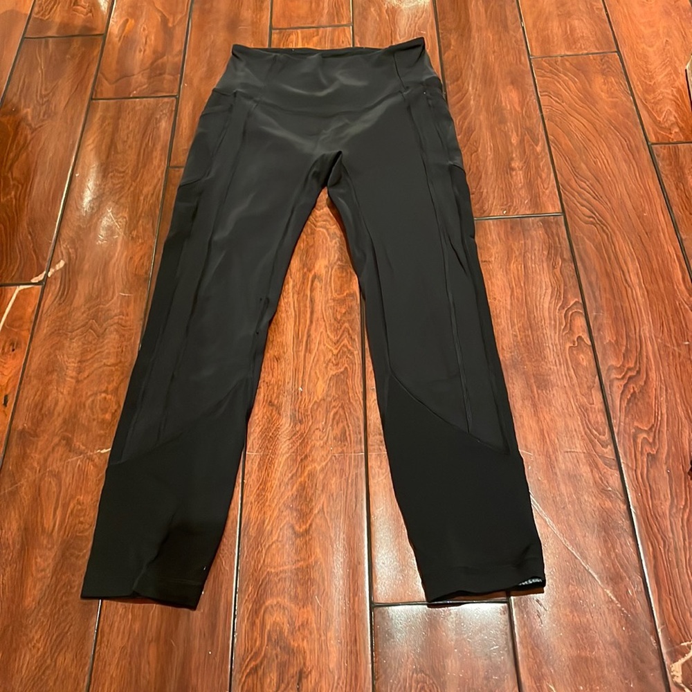 Black cropped Lululemon leggings. Perfect condition and perfect for running.